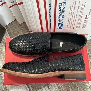 Donald J Pliner Zelvin black woven calf 9.5 NWT